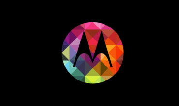 Motorola device image leaked with pop up selfie camera and notch less display